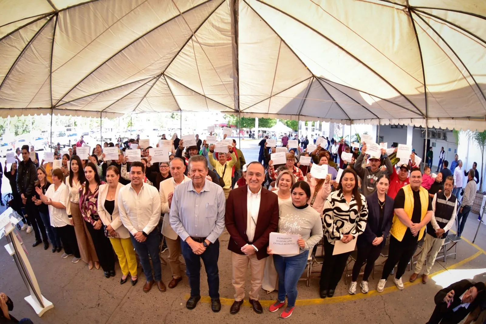 Fortalecen economía popular en Ahome con entrega de 80 apoyos del programa “Nuestro Tianguis” Fortalecen economía popular en Ahome con entrega de 80 apoyos del programa “Nuestro Tianguis”