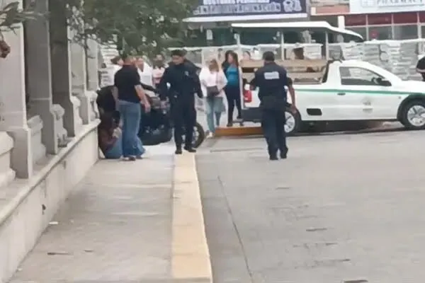 En arranque de celos, mujer tóxica ataca a su rival de amores con picahielo en Mazatlán En arranque de celos, mujer tóxica ataca a su rival de amores con picahielo en Mazatlán