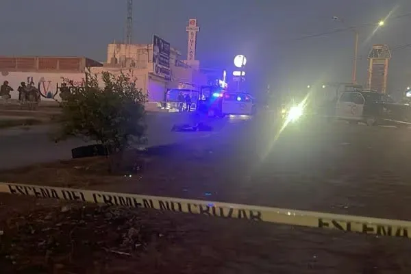 Un cuerpo sin rostro envuelto en plástico fue localizado con 2 mensajes en Santa Fe en Culiacán Un cuerpo sin rostro envuelto en plástico fue localizado con 2 mensajes en Santa Fe en Culiacán