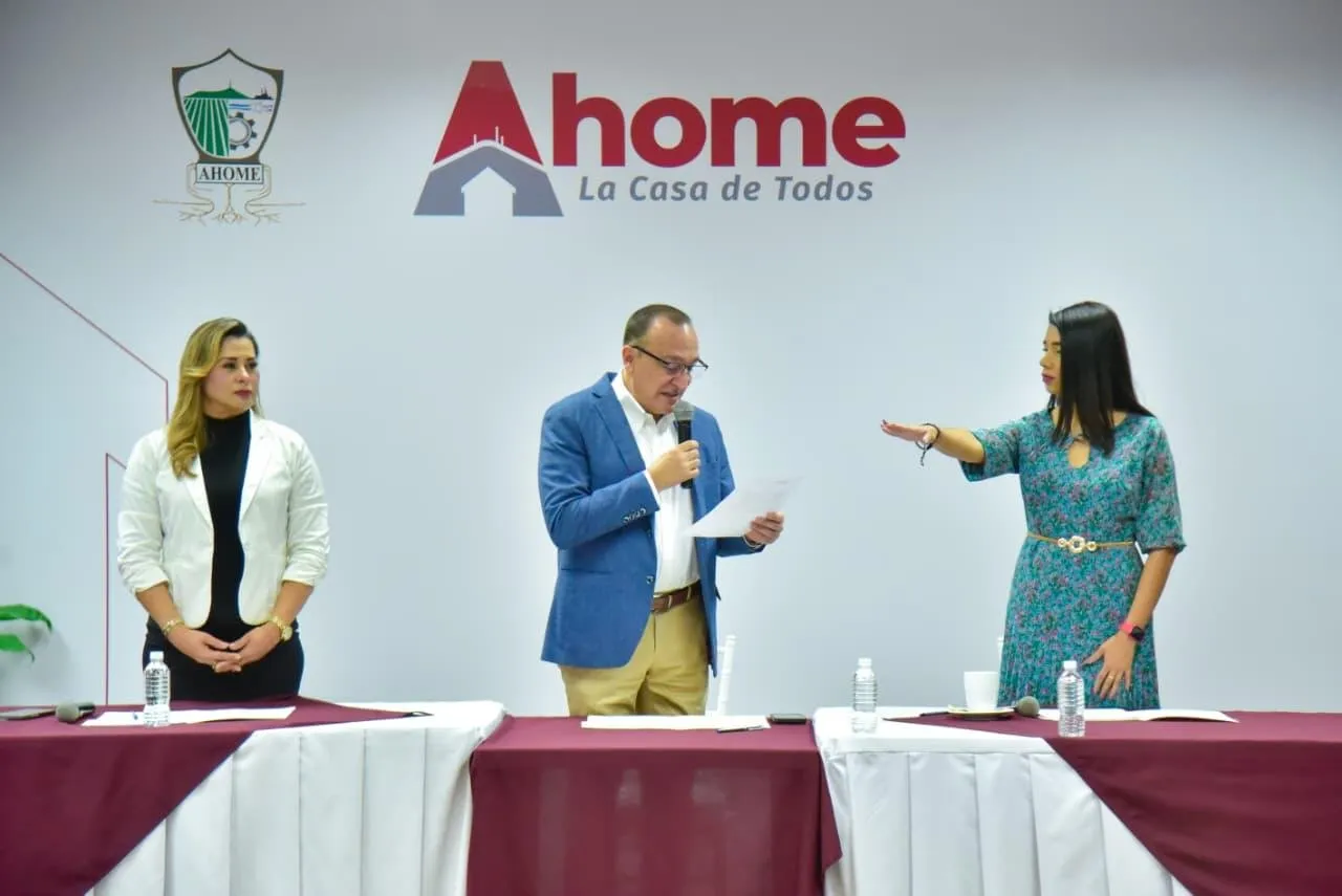 Alcalde Antonio Menéndez toma protesta a nuevos integrantes del Comité de Ética del Ayuntamiento Alcalde Antonio Menéndez toma protesta a nuevos integrantes del Comité de Ética del Ayuntamiento