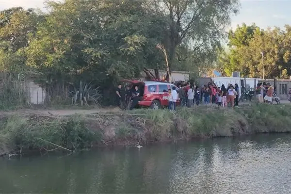 ¡Tragedia! Muere niña de 11 años al caer al canal Lateral 18, en el Campo Uno, Santa Rosa en Ahome ¡Tragedia! Muere niña de 11 años al caer al canal Lateral 18, en el Campo Uno, Santa Rosa en Ahome