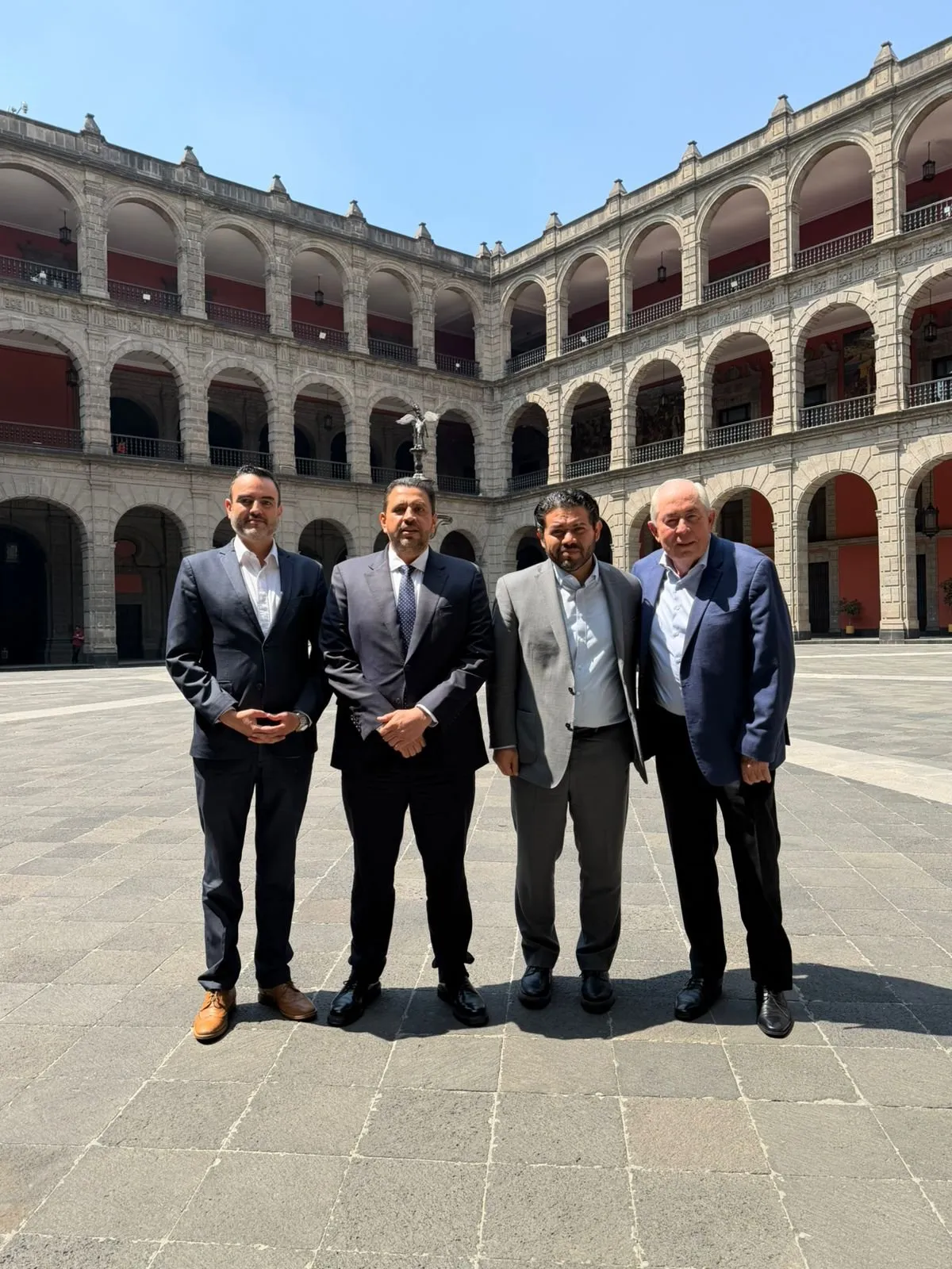 Aumentan los compromisos de compra de maíz al sumarse 300 mil toneladas más, con comercializadoras de la Ciudad de México, anuncia Ismael Bello Esquivel Aumentan los compromisos de compra de maíz al sumarse 300 mil toneladas más, con comercializadoras de la Ciudad de México, anuncia Ismael Bello Esquivel