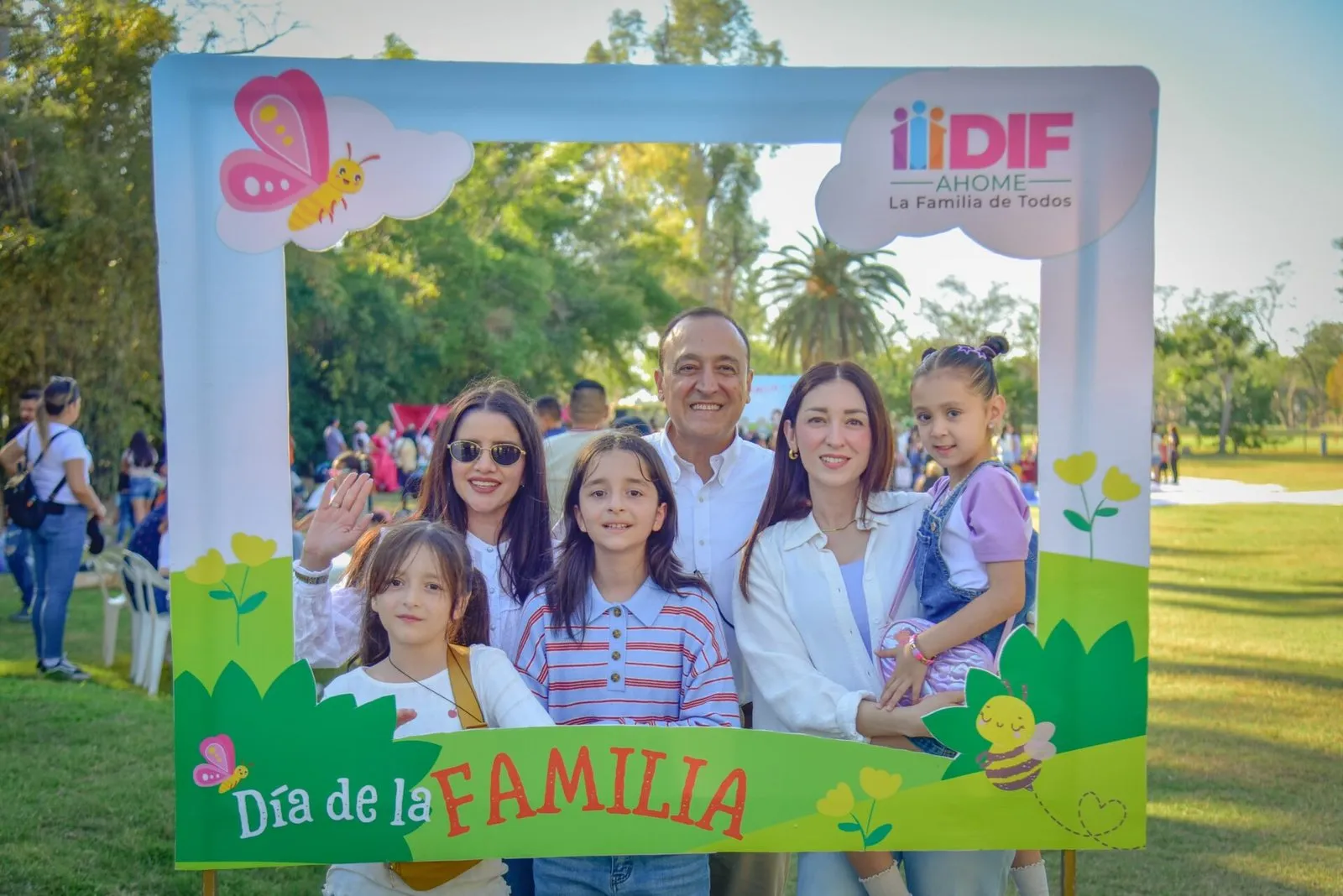 Alcalde Antonio Menéndez y DIF festejan el día con familias ahomenses Alcalde Antonio Menéndez y DIF festejan el día con familias ahomenses