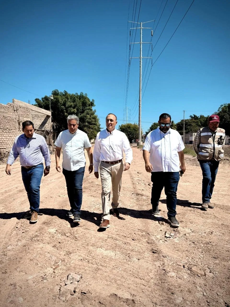 Avanzan obras de pavimentación y fortalecen servicios en Centros de Desarrollo Comunitarios Avanzan obras de pavimentación y fortalecen servicios en Centros de Desarrollo Comunitarios