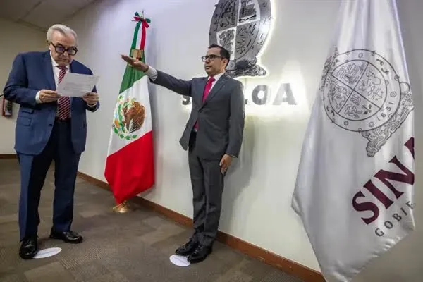 El General Brigadier Sinuhé Téllez López asume la Secretaría de Seguridad Pública en Sinaloa El General Brigadier Sinuhé Téllez López asume la Secretaría de Seguridad Pública en Sinaloa