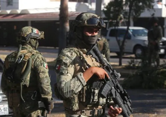Operativo militar deja un detenido en la colonia Estela Ortiz de Culiacán Operativo militar deja un detenido en la colonia Estela Ortiz de Culiacán