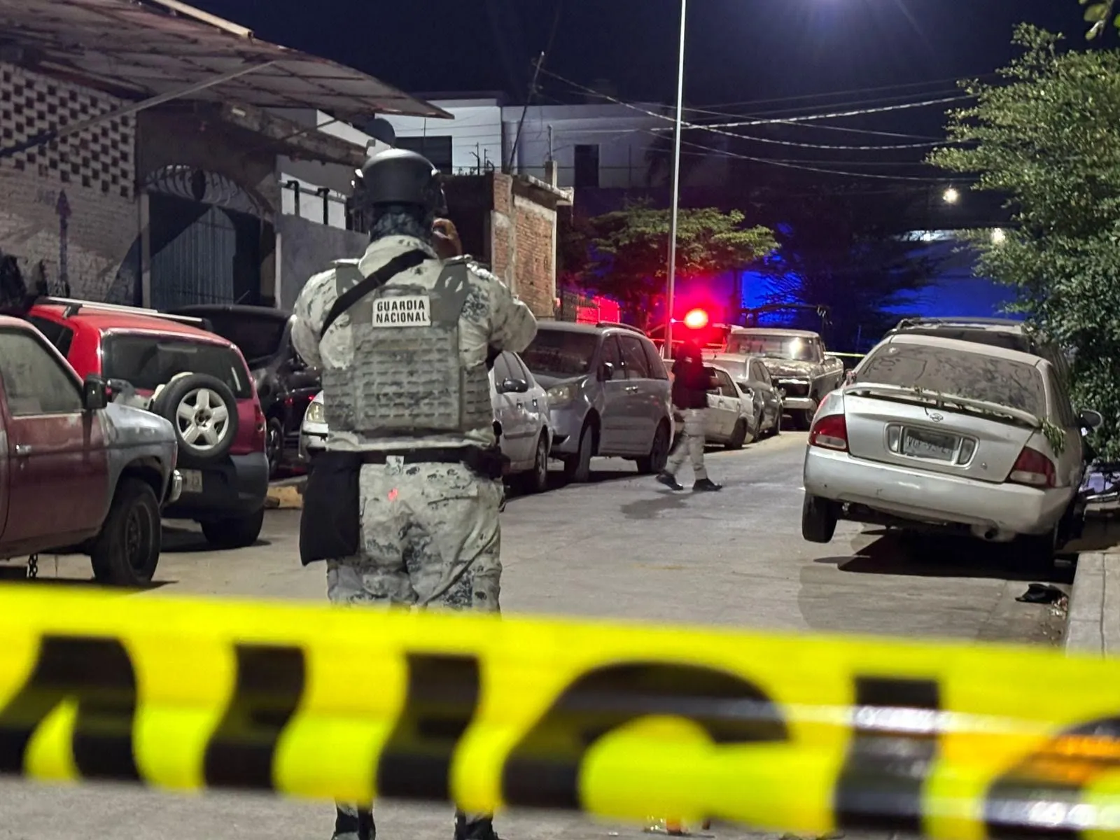 Atacan a balazos a un hombre afuera de un taller mecánico al norte de Culiacán, Sinaloa, y fallece en el hospital Atacan a balazos a un hombre afuera de un taller mecánico al norte de Culiacán, Sinaloa, y fallece en el hospital