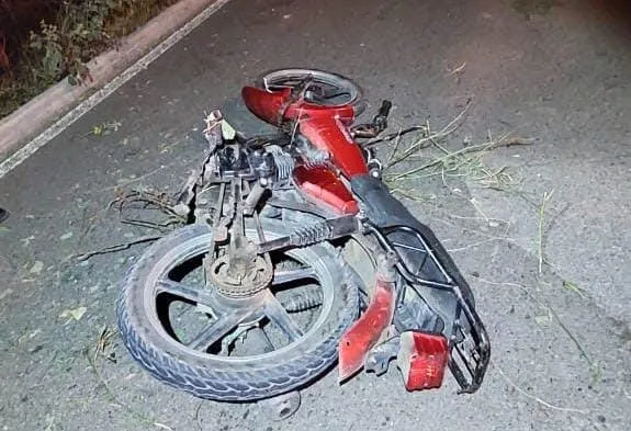 Tragedia en Poblado 7; muere adolescente de 14 años en accidente de motocicleta Tragedia en Poblado 7; muere adolescente de 14 años en accidente de motocicleta
