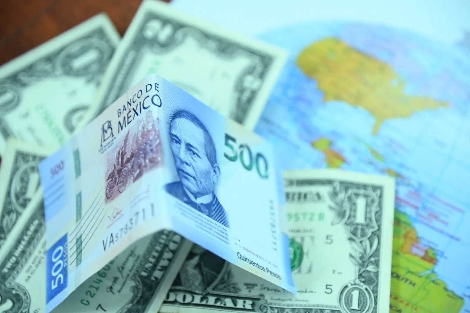 Factores externos impulsan la fortaleza del peso mexicano en el mercado cambiario; especialista analiza la resiliencia de la moneda mexicana Factores externos impulsan la fortaleza del peso mexicano en el mercado cambiario; especialista analiza la resiliencia de la moneda mexicana