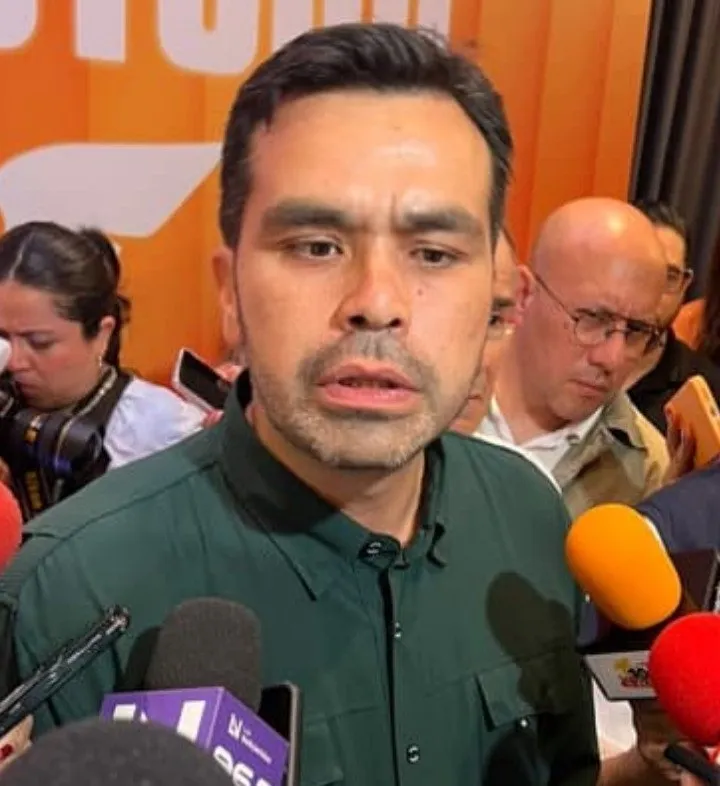 Movimiento Ciudadano rompe con los bloques y apuesta por candidatura propia en Sinaloa Movimiento Ciudadano rompe con los bloques y apuesta por candidatura propia en Sinaloa