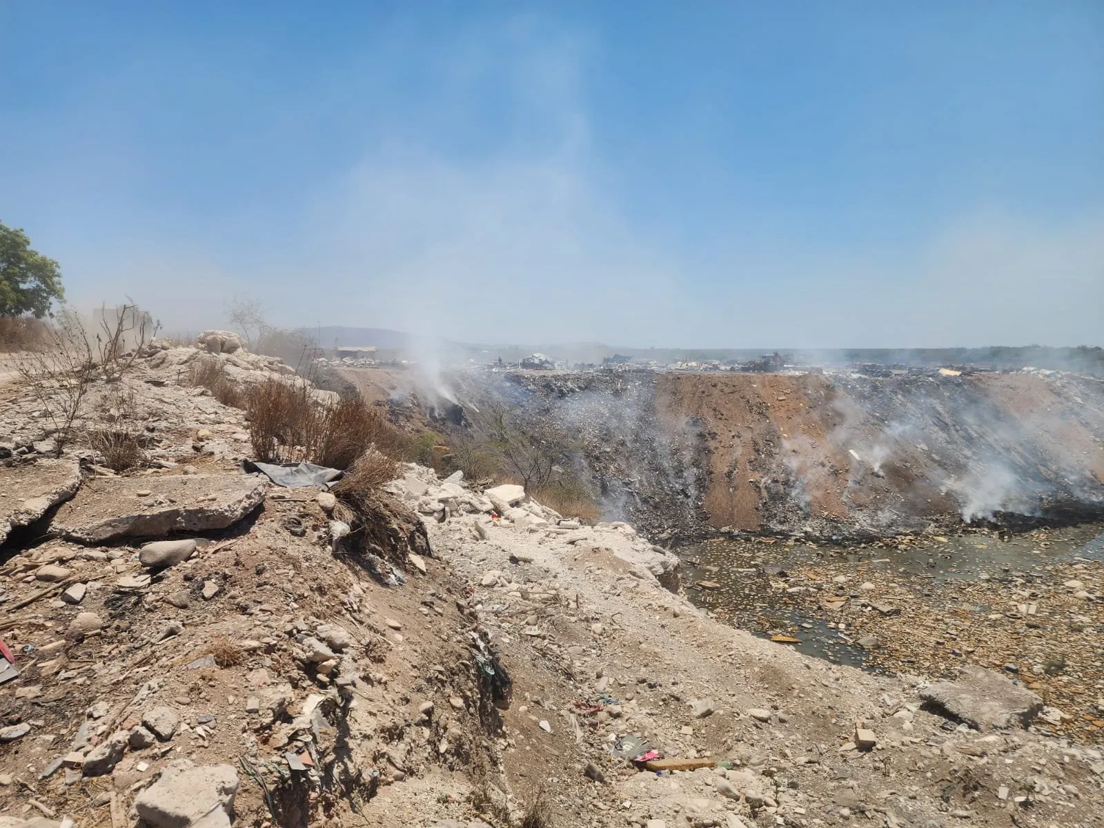 Totalmente sofocado el incendio en basurón del Piggyback en Culiacán: PC Totalmente sofocado el incendio en basurón del Piggyback en Culiacán: PC