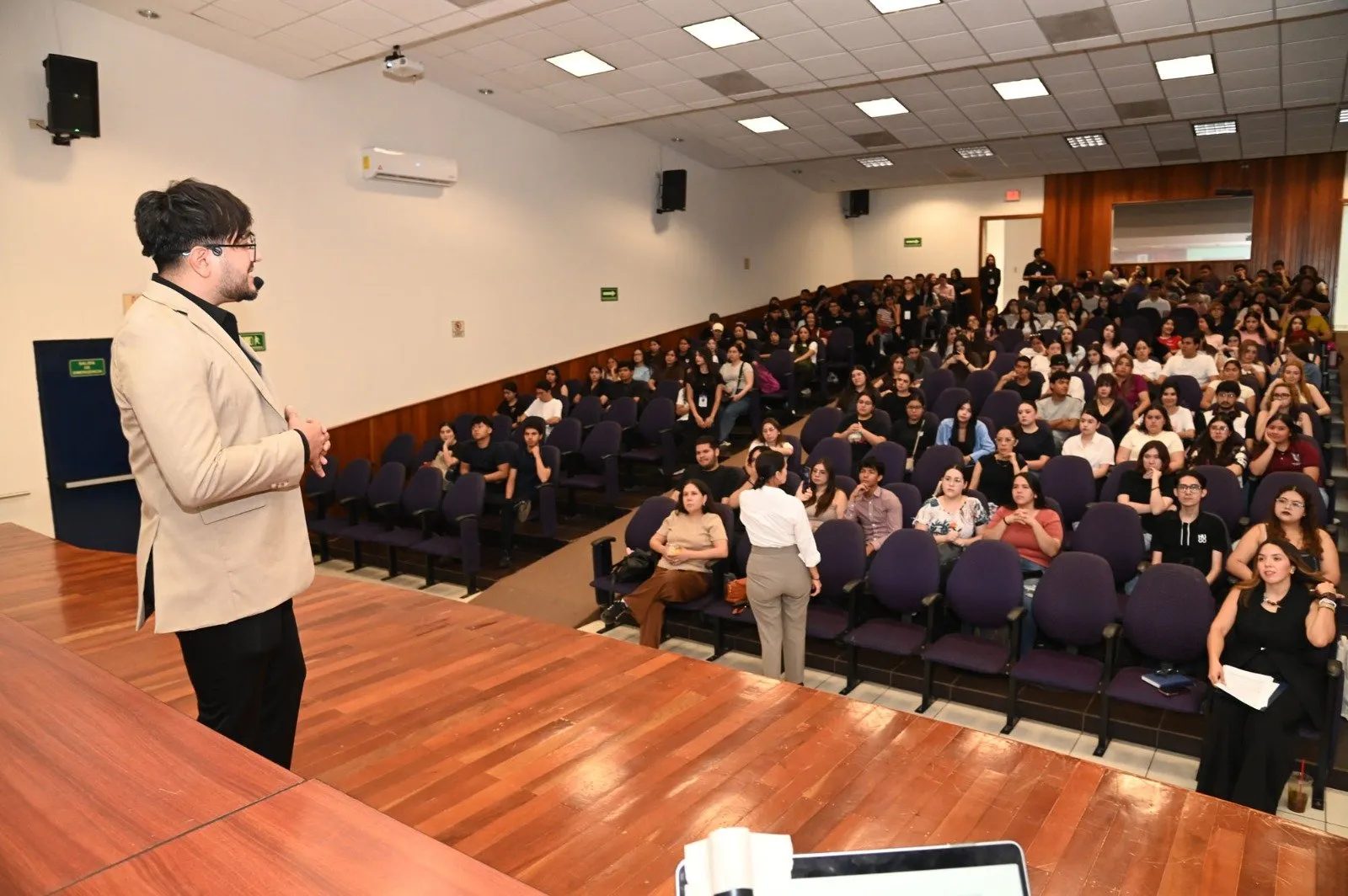 ¡El arte de conectar en redes! Creatividad, storytelling y tendencias, los nuevos retos del mercadólogo; egresado de la UAS comparte cómo dominar el contenido digital ¡El arte de conectar en redes! Creatividad, storytelling y tendencias, los nuevos retos del mercadólogo; egresado de la UAS comparte cómo dominar el contenido digital