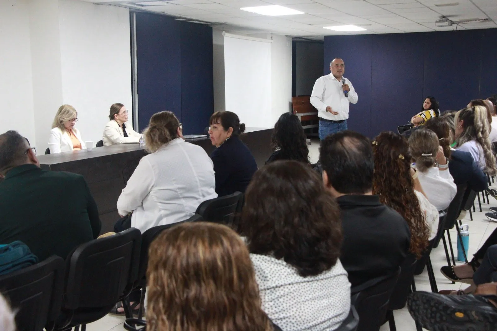 En sintonía con políticas federales, busca la UAS ampliar cobertura y oferta educativa con posgrados profesionalizantes; apostará por la tecnología y la virtualidad En sintonía con políticas federales, busca la UAS ampliar cobertura y oferta educativa con posgrados profesionalizantes; apostará por la tecnología y la virtualidad