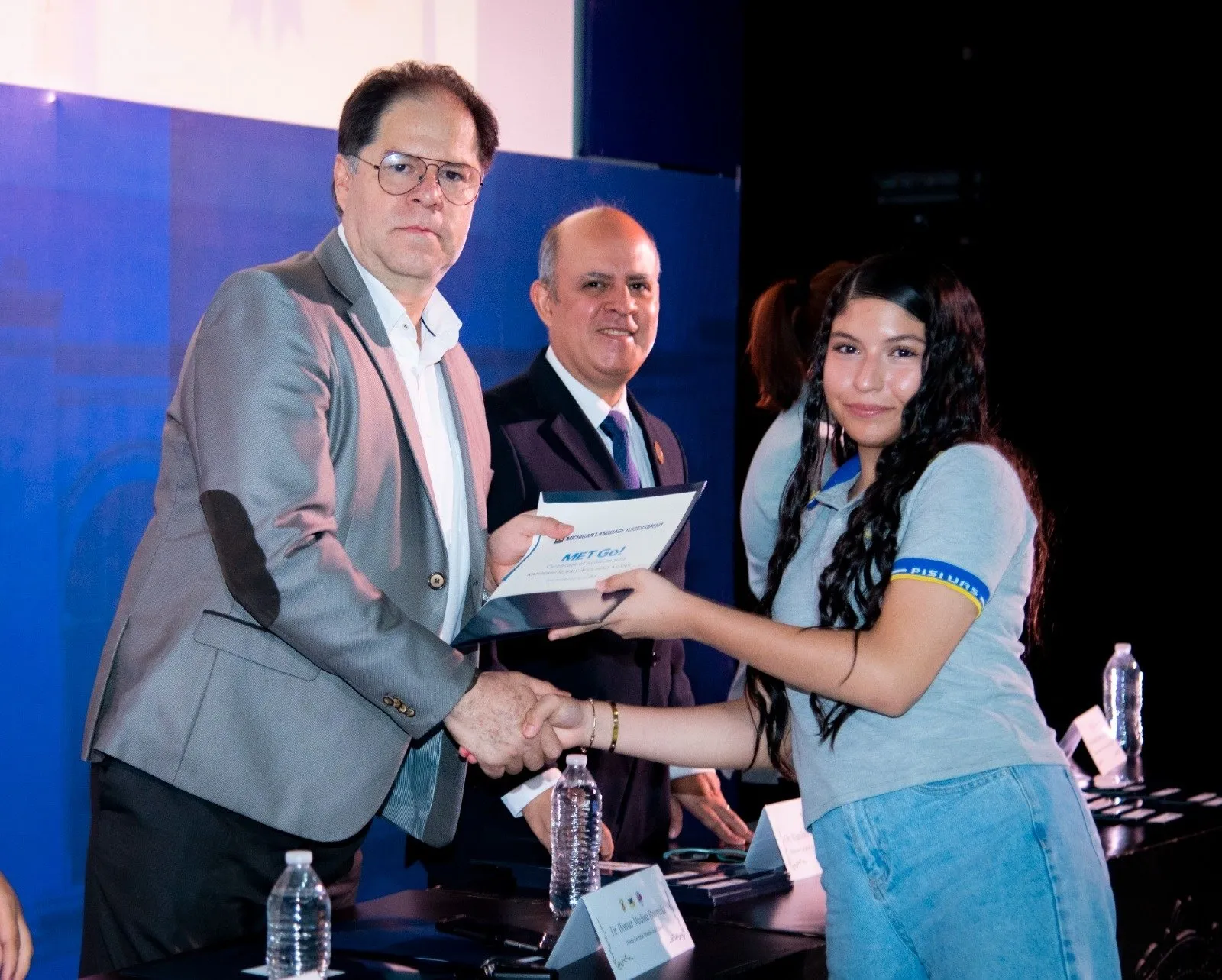 ¡Orgullo universitario! Se gradúan 212 alumnos del Programa Infantil Sabatino de Inglés del Centro de Estudios de Idiomas de la UAS ¡Orgullo universitario! Se gradúan 212 alumnos del Programa Infantil Sabatino de Inglés del Centro de Estudios de Idiomas de la UAS