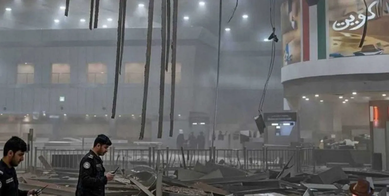 MÁXIMA TENSIÓN EN EL GOLFO PÉRSICO: ATAQUE IRANÍ CON DRONES IMPACTA EL AEROPUERTO DE KUWAIT Y PONE EN RIESGO LA TREGUA GLOBAL MÁXIMA TENSIÓN EN EL GOLFO PÉRSICO: ATAQUE IRANÍ CON DRONES IMPACTA EL AEROPUERTO DE KUWAIT Y PONE EN RIESGO LA TREGUA GLOBAL