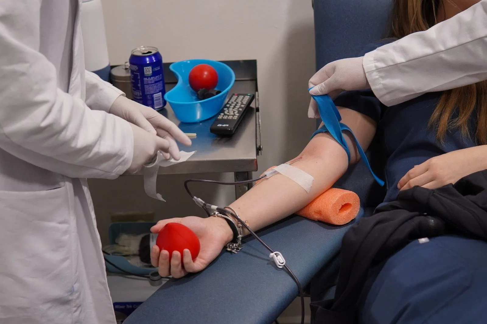 Con jornada de donación altruista, el CIDOCS conmemora el Día Mundial del Donante de Sangre; busca conectar con la energía de los jóvenes Con jornada de donación altruista, el CIDOCS conmemora el Día Mundial del Donante de Sangre; busca conectar con la energía de los jóvenes