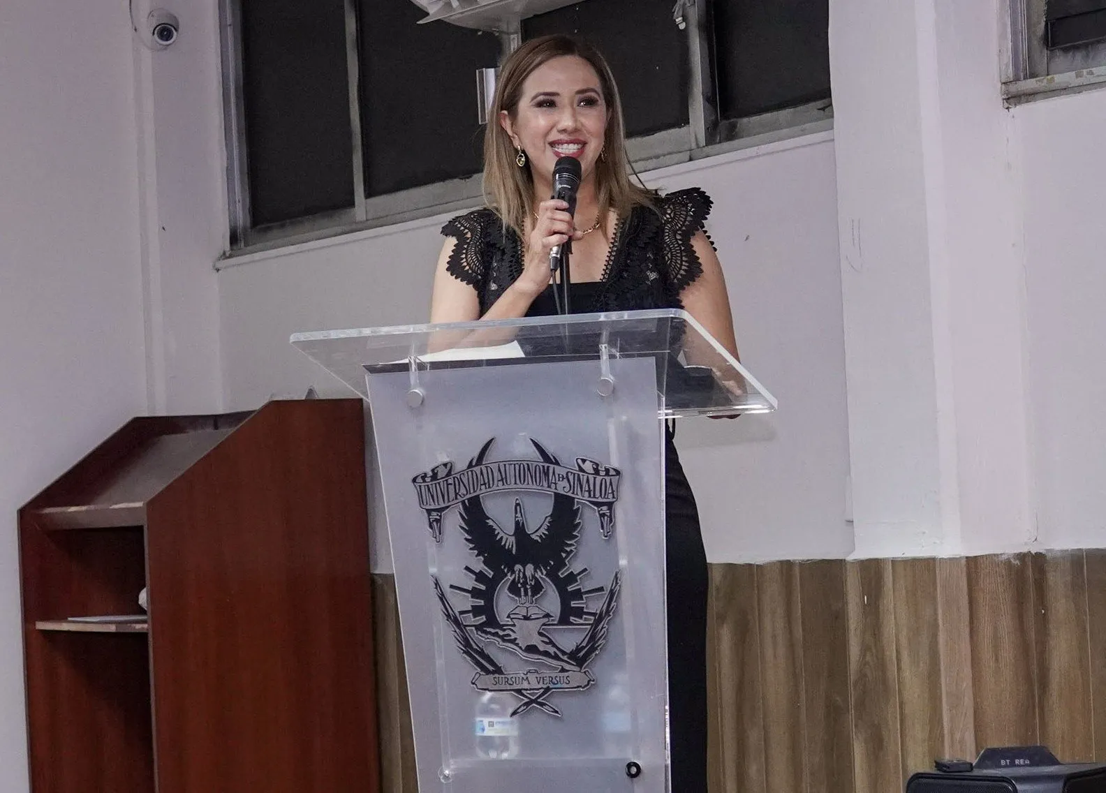 Se realiza la Entrega-Recepción en la Preparatoria Emiliano Zapata; asume Denisse Burgueño la dirección, con un llamado a la unidad y la excelencia Se realiza la Entrega-Recepción en la Preparatoria Emiliano Zapata; asume Denisse Burgueño la dirección, con un llamado a la unidad y la excelencia