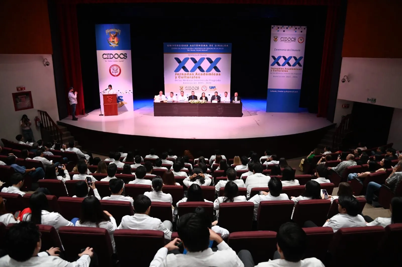 ¡Excelencia médica y empatía! Egresa la Generación 2025-2026 de Médicos Internos de Pregrado del CIDOCS y Hospital Civil; 96 nuevos profesionales listos para el futuro ¡Excelencia médica y empatía! Egresa la Generación 2025-2026 de Médicos Internos de Pregrado del CIDOCS y Hospital Civil; 96 nuevos profesionales listos para el futuro