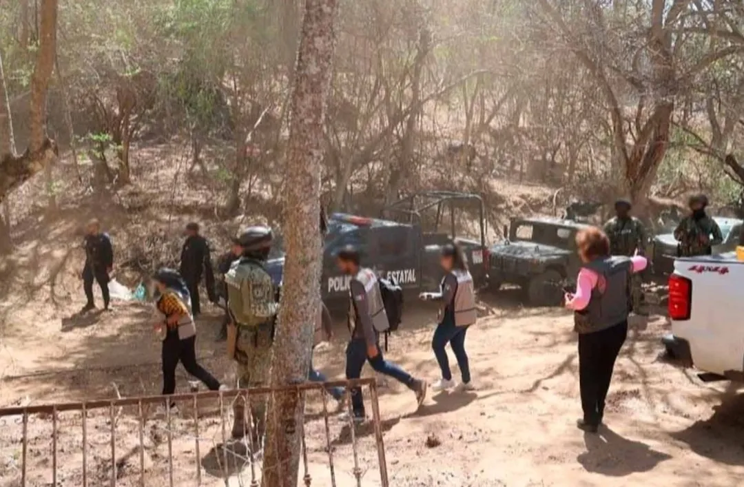 Familias de la sierra norte de Sinaloa huyen de la violencia y dejan sus casas vacías Familias de la sierra norte de Sinaloa huyen de la violencia y dejan sus casas vacías