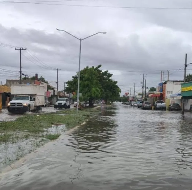 Los Mochis amanece inundado: Lluvia intensa colapsa vialidades la madrugada del 27 de junio Los Mochis amanece inundado: Lluvia intensa colapsa vialidades la madrugada del 27 de junio