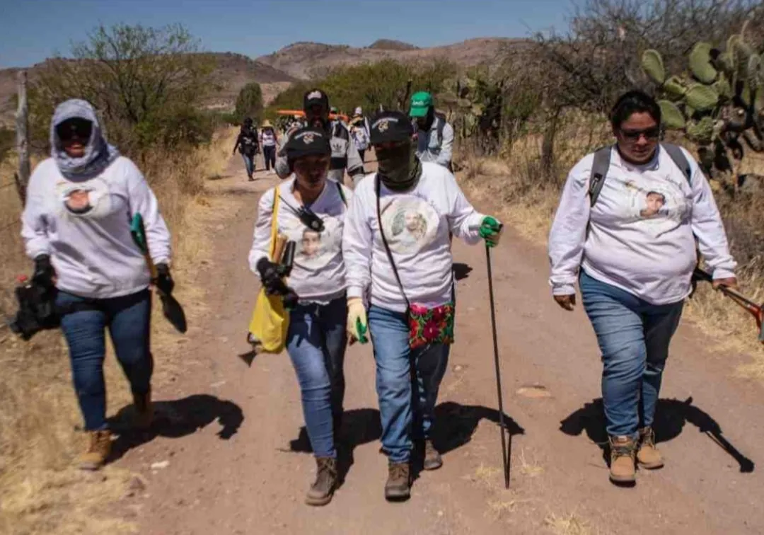 Madres rastreadoras de Sinaloa viven entre amenazas del n@rco y el desprecio de autoridades Madres rastreadoras de Sinaloa viven entre amenazas del n@rco y el desprecio de autoridades