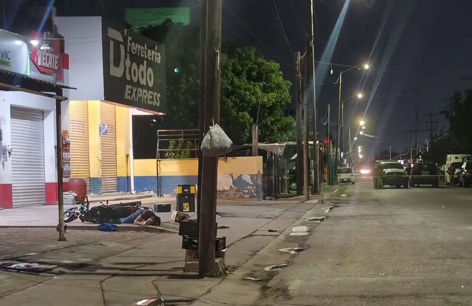 Lo ejecutan afuera de la cervecería: Matan a pizzero en Los Huertos y su hermano queda herido Lo ejecutan afuera de la cervecería: Matan a pizzero en Los Huertos y su hermano queda herido