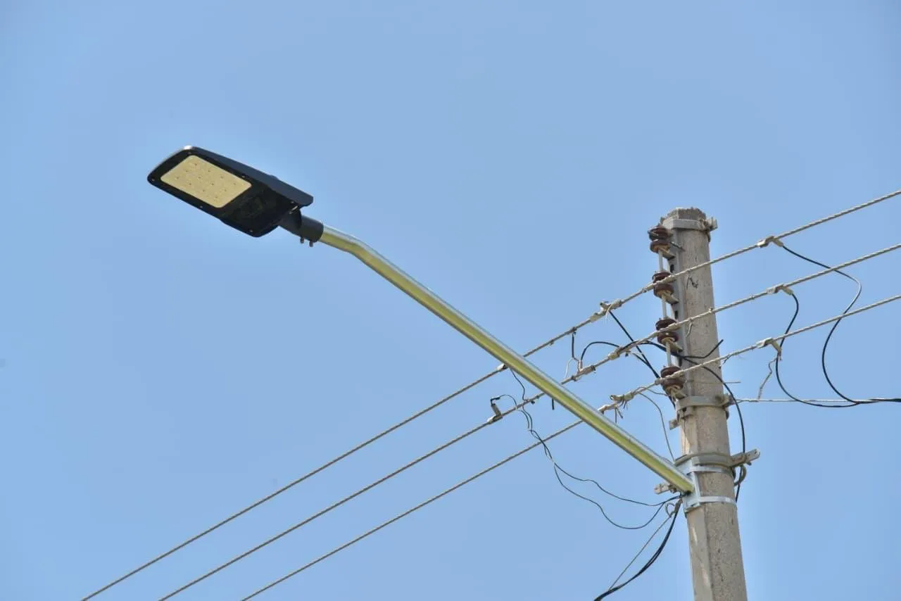 Servicios Públicos ha instalado mil 200 nuevas luminarias este año en la red de alumbrado del Municipio Servicios Públicos ha instalado mil 200 nuevas luminarias este año en la red de alumbrado del Municipio