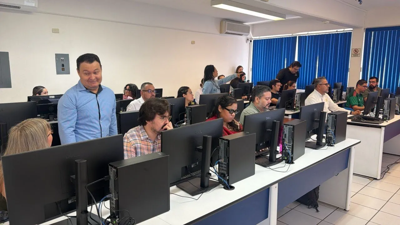La Universidad Autónoma de Sinaloa (UAS) se declara lista para arrancar el modelo de Innovación Bimodal 50/50 La Universidad Autónoma de Sinaloa (UAS) se declara lista para arrancar el modelo de Innovación Bimodal 50/50