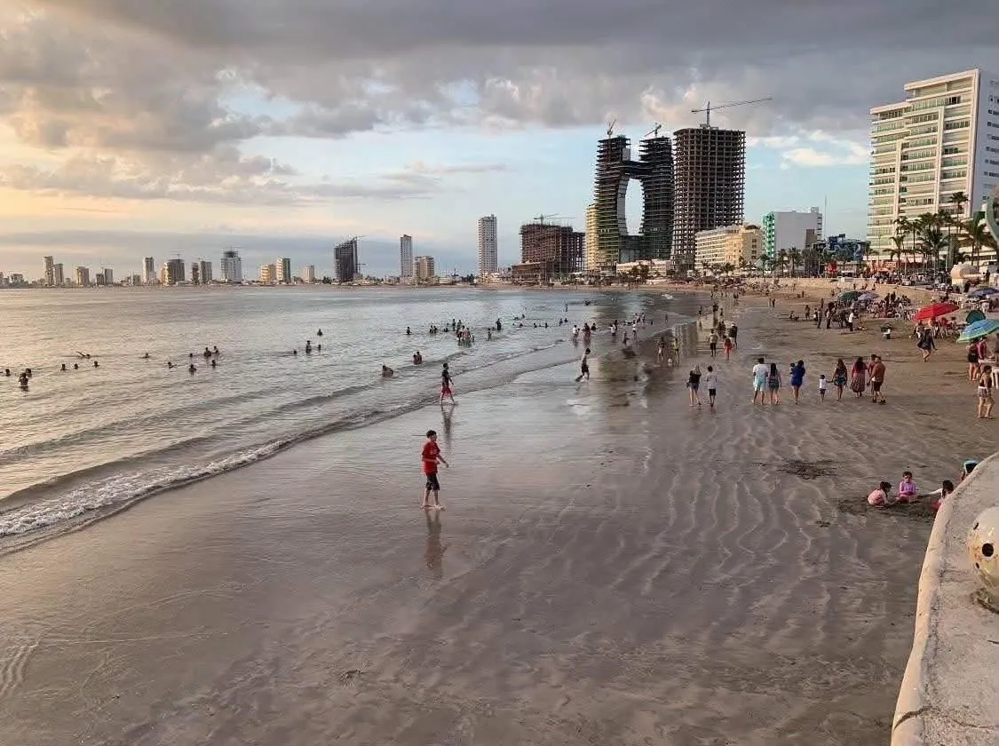 El misterio de la costa: ¿Por qué el mar parece “retirarse” de las playas de Mazatlán? El misterio de la costa: ¿Por qué el mar parece “retirarse” de las playas de Mazatlán?