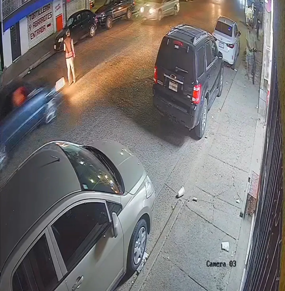 ¡Cobarde al volante! Atropella a mujer en la Texas y huye como si nada ¡Cobarde al volante! Atropella a mujer en la Texas y huye como si nada