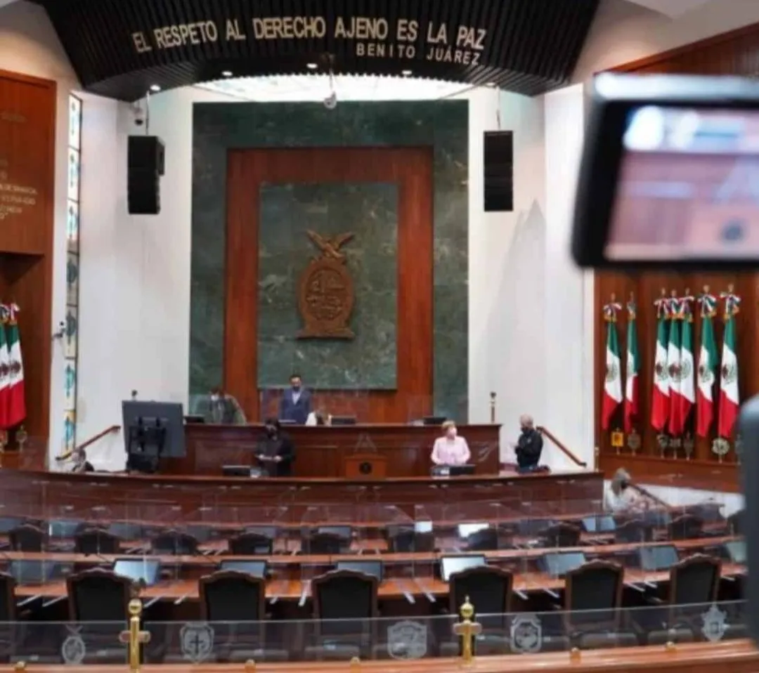 Sinaloa arde y los diputados hacen maletas: La clase política corre por la gubernatura mientras el estado se desangra Sinaloa arde y los diputados hacen maletas: La clase política corre por la gubernatura mientras el estado se desangra