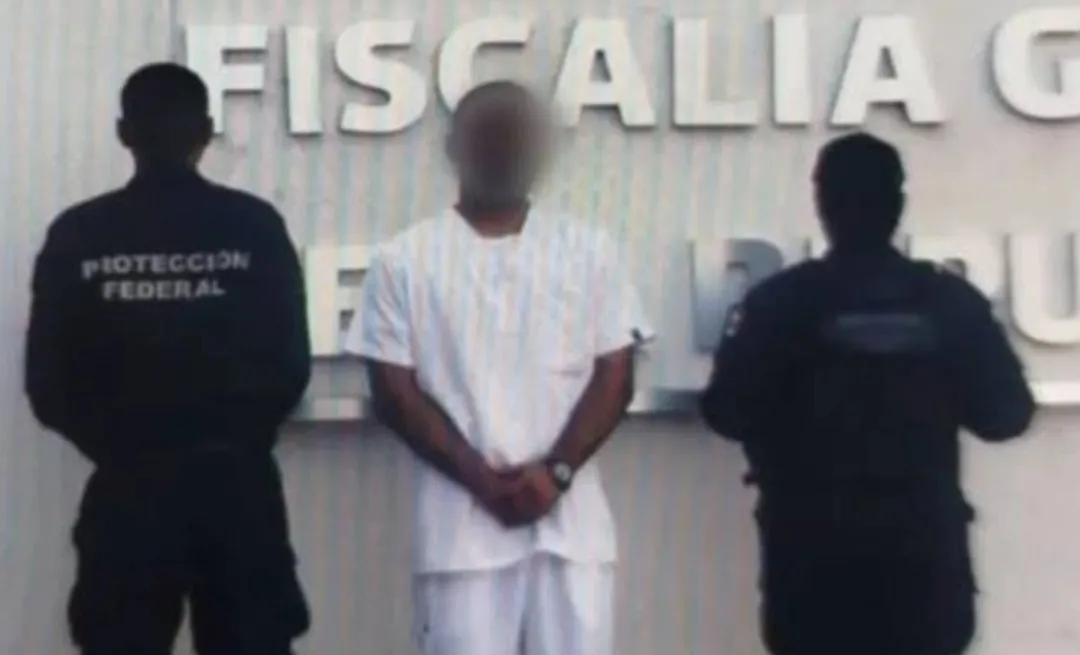 Cae segundo enfermero del IMSS Culiacán por presunto robo de medicamentos; el primer detenido fue Asesinado días después Cae segundo enfermero del IMSS Culiacán por presunto robo de medicamentos; el primer detenido fue Asesinado días después