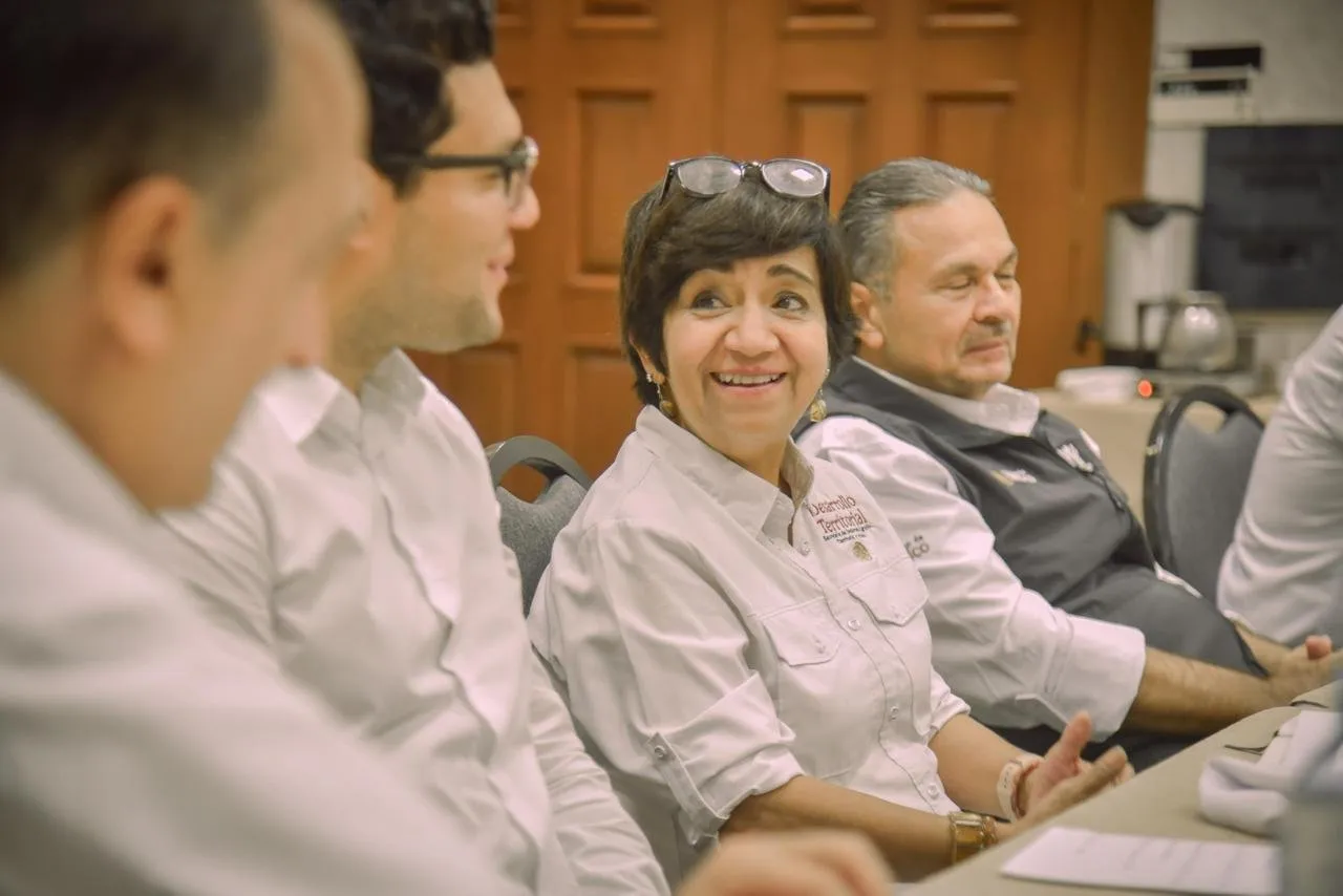 “Recibimos un gran respaldo de este municipio y de su Alcalde para gestiones de las Viviendas del Bienestar”: Edna Vega “Recibimos un gran respaldo de este municipio y de su Alcalde para gestiones de las Viviendas del Bienestar”: Edna Vega
