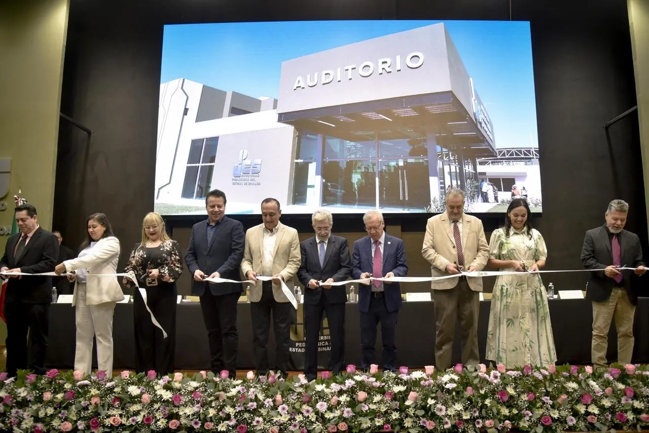 Ahome celebra a nuevas maestras y maestros egresados de la UPES Ahome celebra a nuevas maestras y maestros egresados de la UPES