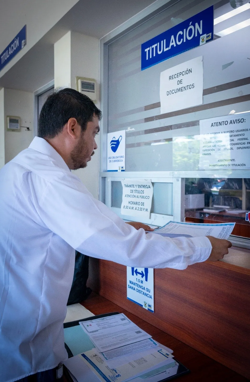 ¿Te vas a graduar? La UAS entrega títulos en menos de 20 días hábiles y ofrece diversas opciones de titulación, garantizando certeza jurídica ¿Te vas a graduar? La UAS entrega títulos en menos de 20 días hábiles y ofrece diversas opciones de titulación, garantizando certeza jurídica