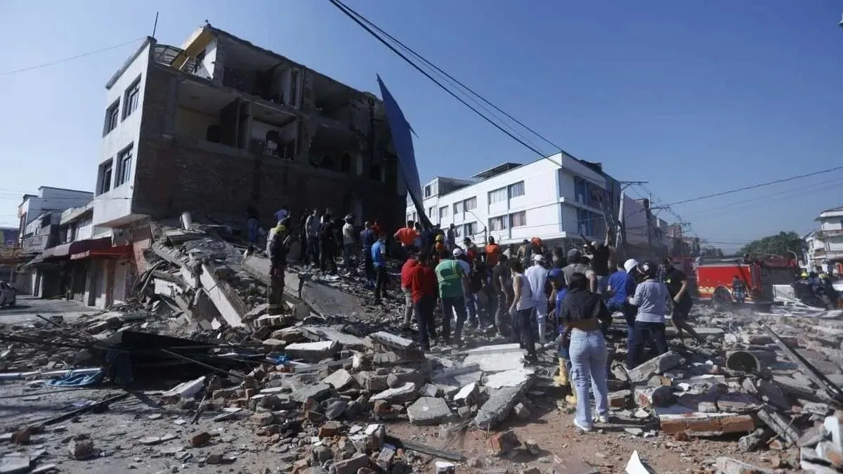 Terremoto de magnitud 7.4 sacude Colombia: Emergencia nacional y labores de rescate Terremoto de magnitud 7.4 sacude Colombia: Emergencia nacional y labores de rescate