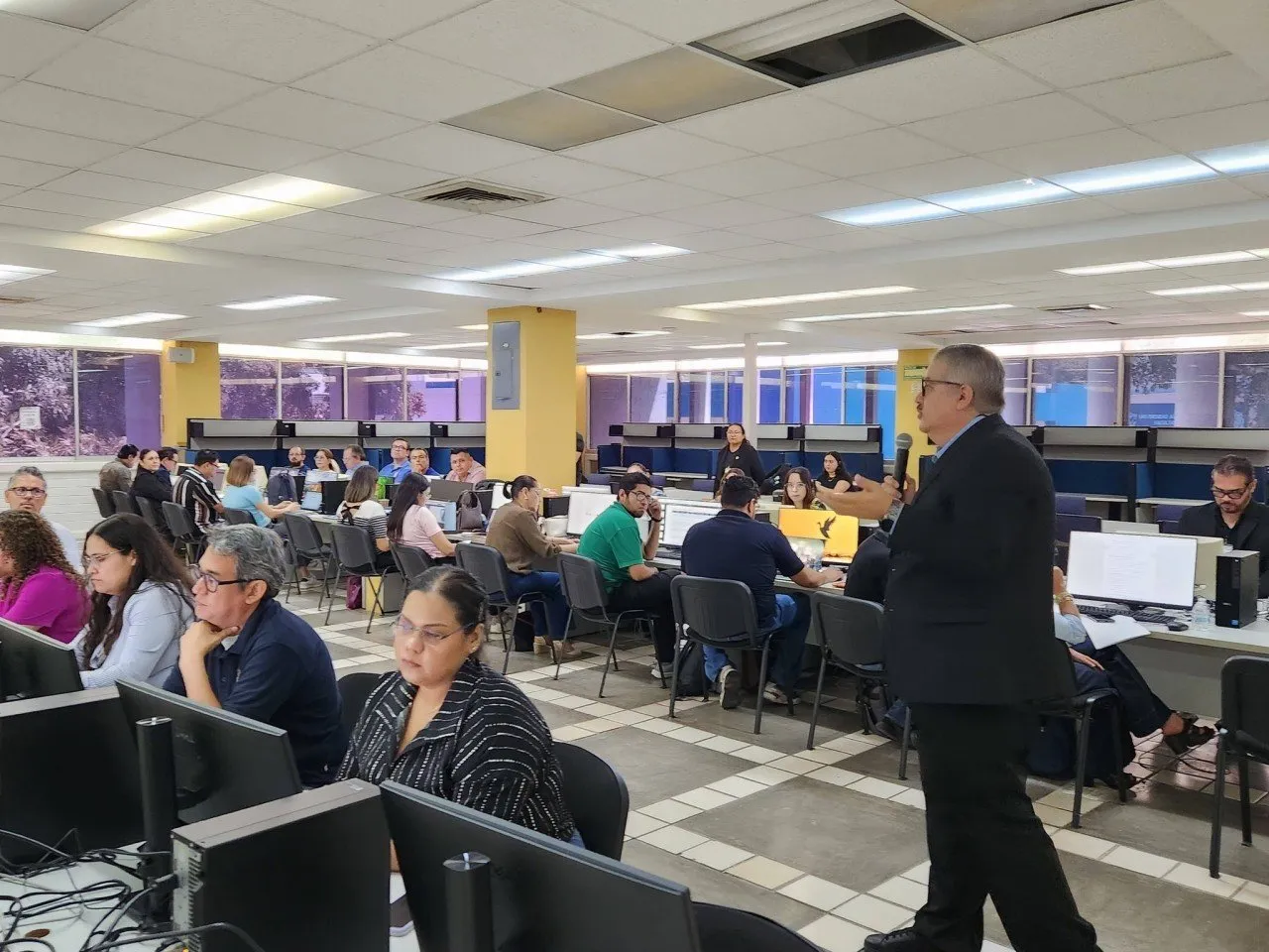 Innovación educativa en Sinaloa: La UAS fortalece su modelo académico con la Bimodalidad 50/50 en el ciclo 2026-2027; alista a su cuerpo docente para el nuevo esquema Innovación educativa en Sinaloa: La UAS fortalece su modelo académico con la Bimodalidad 50/50 en el ciclo 2026-2027; alista a su cuerpo docente para el nuevo esquema