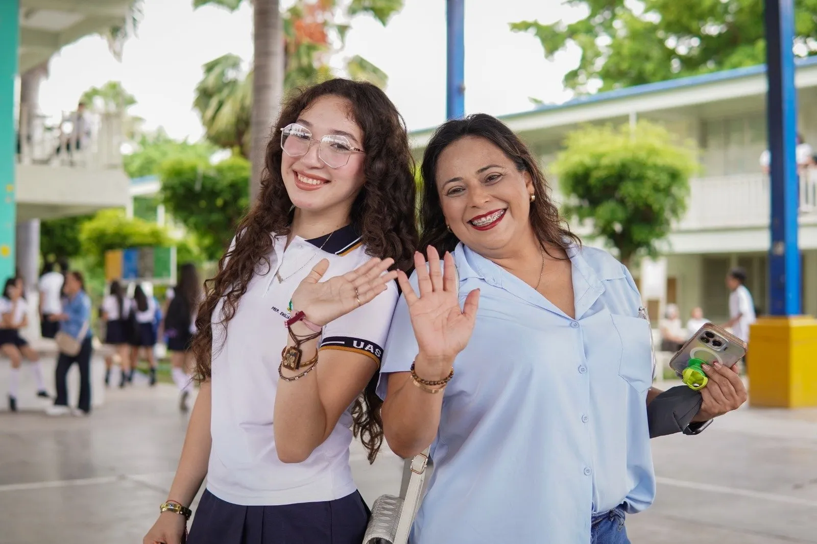 ¡Listos para el reto! Estudiantes y familias reafirman su confianza en la UAS al iniciar el nuevo ciclo escolar con certeza académica, respaldo y dinamismo ¡Listos para el reto! Estudiantes y familias reafirman su confianza en la UAS al iniciar el nuevo ciclo escolar con certeza académica, respaldo y dinamismo