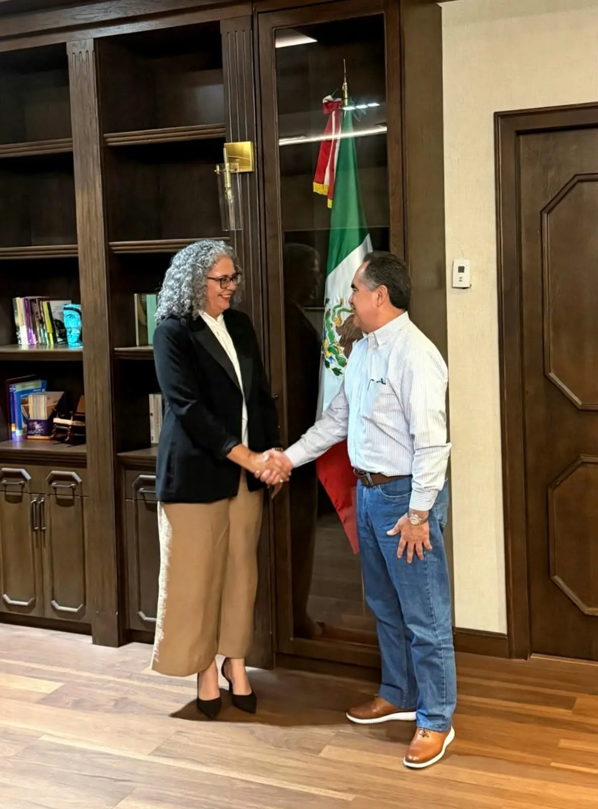 En un cordial encuentro, el Rector Jesús Madueña y la Gobernadora Graciela Domínguez, estrechan diálogo y fortalecen sinergia para atender temas universitarios En un cordial encuentro, el Rector Jesús Madueña y la Gobernadora Graciela Domínguez, estrechan diálogo y fortalecen sinergia para atender temas universitarios