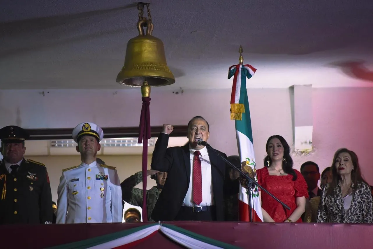 Más de 14 mil de ahomenses corean junto con el Alcalde Antonio Menéndez ¡Viva México! ¡Viva Ahome! Más de 14 mil de ahomenses corean junto con el Alcalde Antonio Menéndez ¡Viva México! ¡Viva Ahome!