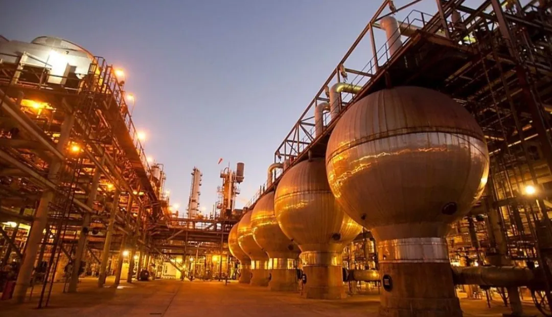 Pemex en la mira: Su refinería Deer Park, acusada de contrabandear más de un millón de litros de gasolina a México Pemex en la mira: Su refinería Deer Park, acusada de contrabandear más de un millón de litros de gasolina a México