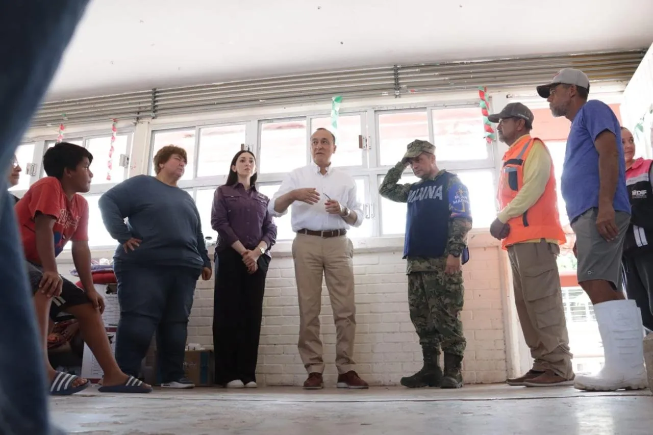 Alcalde Menéndez encabeza brigada integral en El Colorado para garantizar seguridad y salud en albergue Alcalde Menéndez encabeza brigada integral en El Colorado para garantizar seguridad y salud en albergue