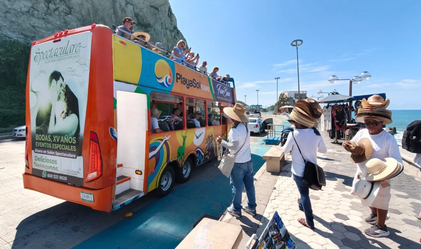 Mazatlán alcanza los 100 cruceros turísticos en el año, con más de 367 mil visitantes y una derrama superior a 587 millones de pesos Mazatlán alcanza los 100 cruceros turísticos en el año, con más de 367 mil visitantes y una derrama superior a 587 millones de pesos