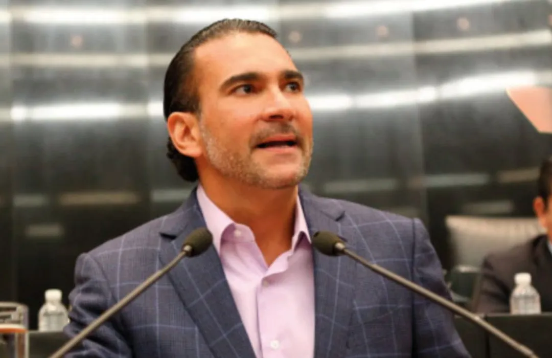 Hasta el Verde truena: senador del PVEM exige a la FGR que investigue a Andy López y a su socio escondido en Suiza Hasta el Verde truena: senador del PVEM exige a la FGR que investigue a Andy López y a su socio escondido en Suiza